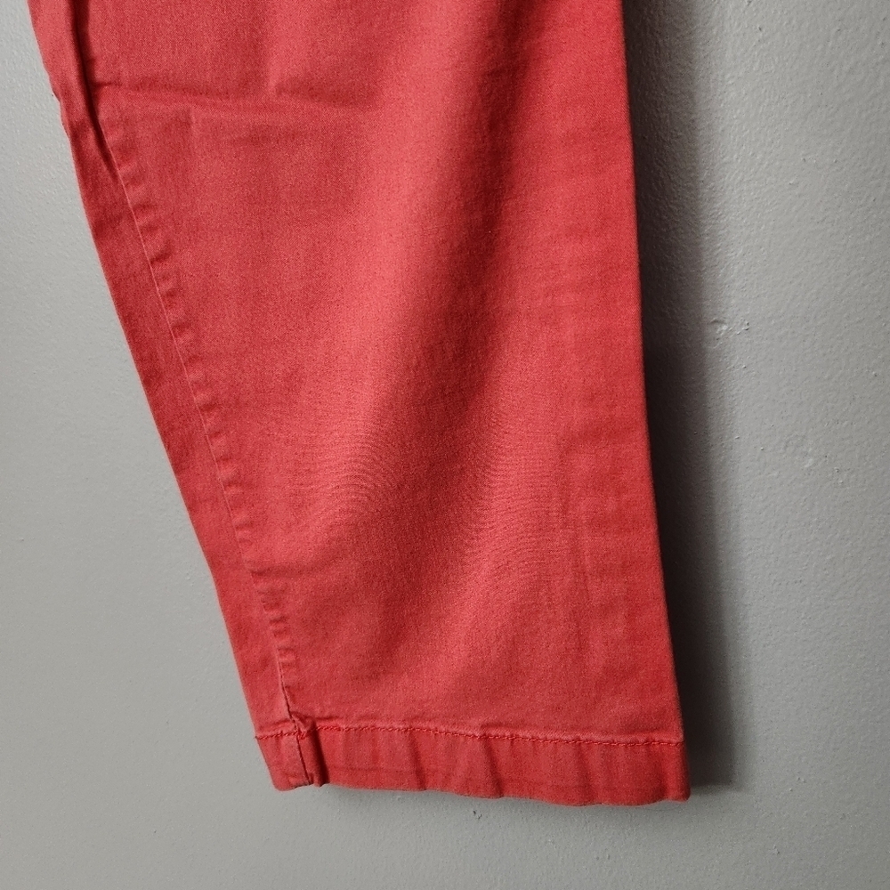3/$25 Kut from the Kloth size 8 red Capri length red pants - Picture 3 of 13